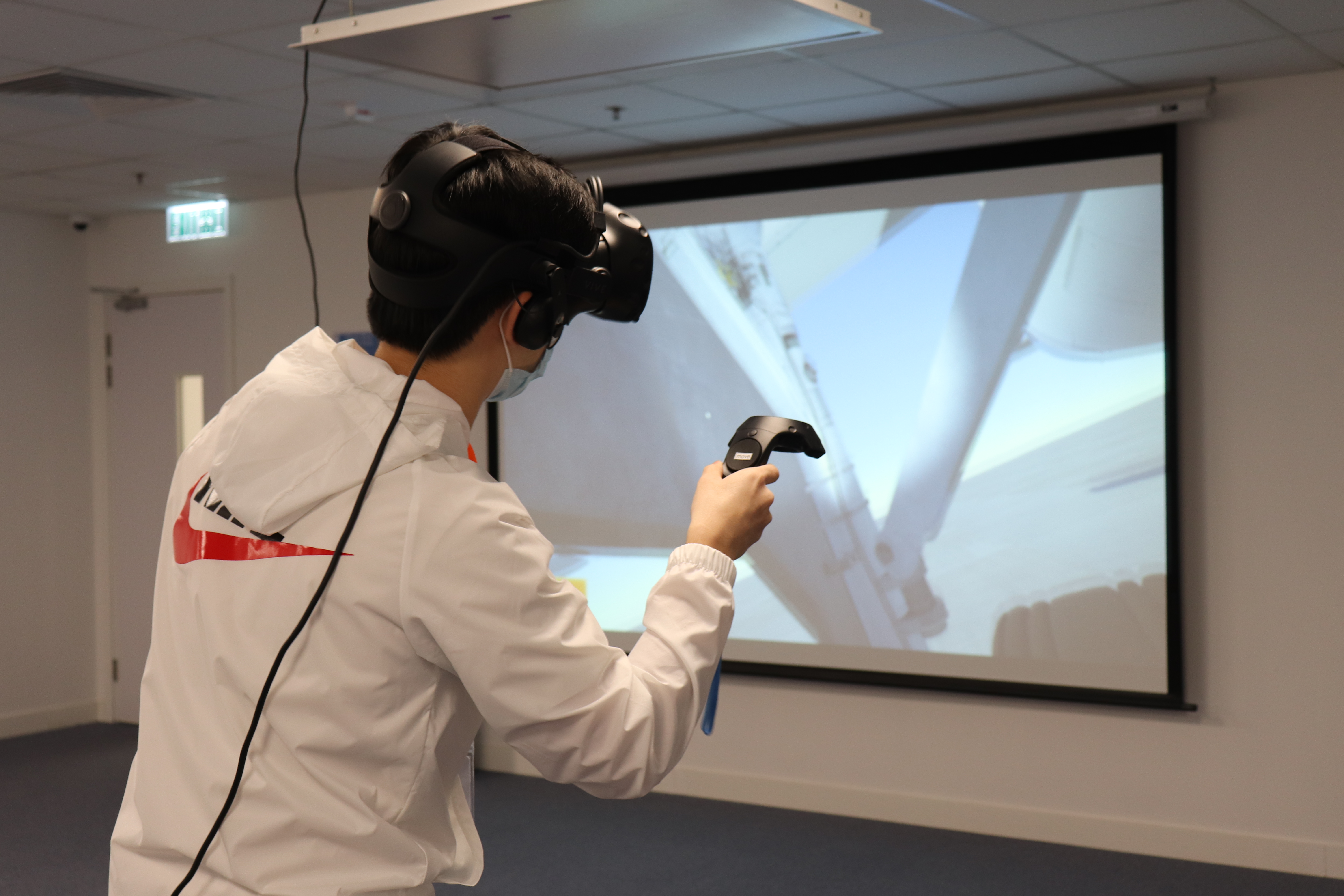 飛機維修探索培訓計劃培訓生回到中飛繼續學習